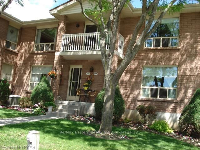 204 - 1110 Clonsilla Ave, Peterborough, K9J 5X5 | Image 3