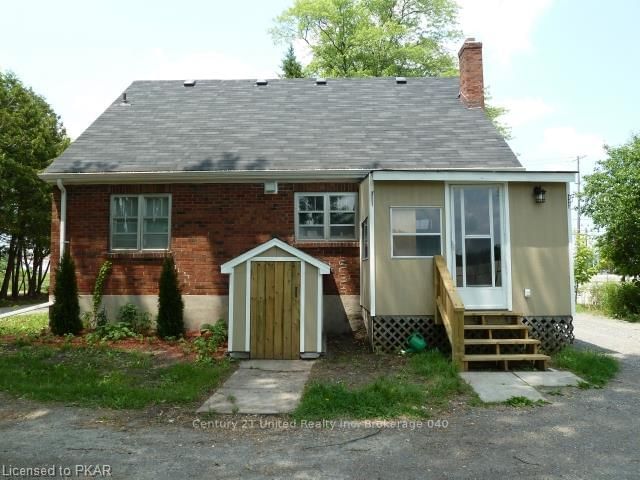 Listing photo 2