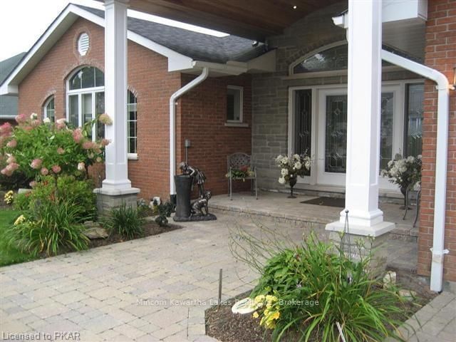 Listing Image 9