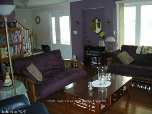 Listing Image 4