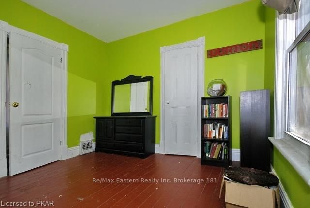 Listing Image 10