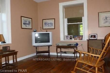 Listing Image 6