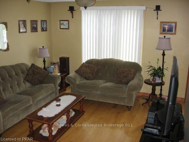 Listing Image 17