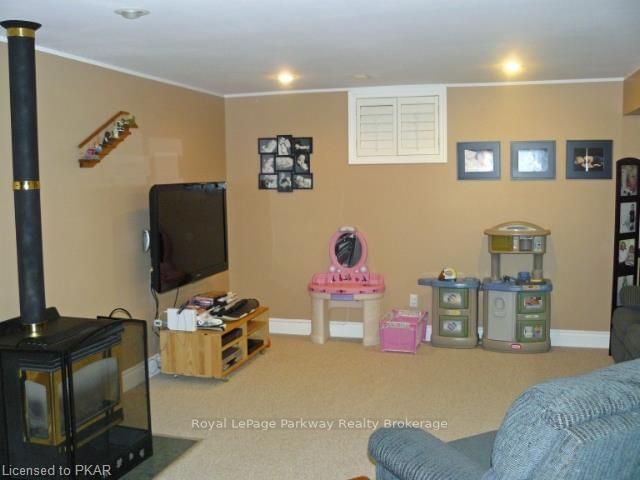 Listing Image 16