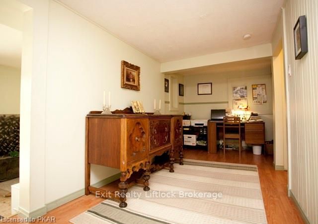 Listing Image 17