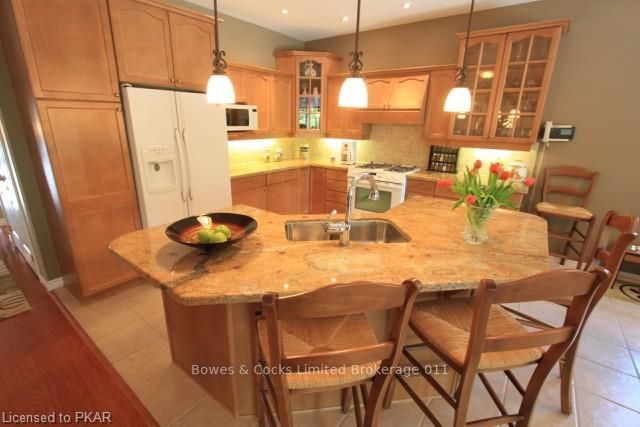 743 Fortye Dr, Peterborough, K9K 2G4 | Image 3