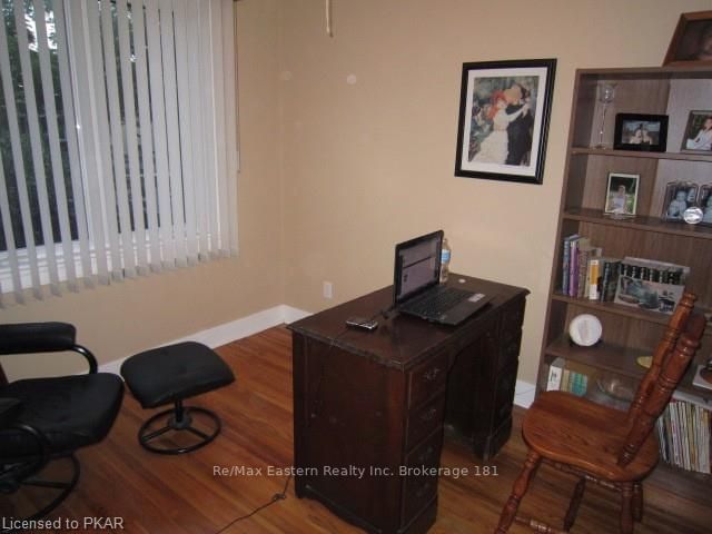 Listing Image 8