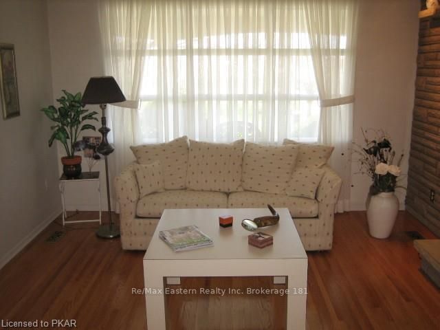 Listing Image 23