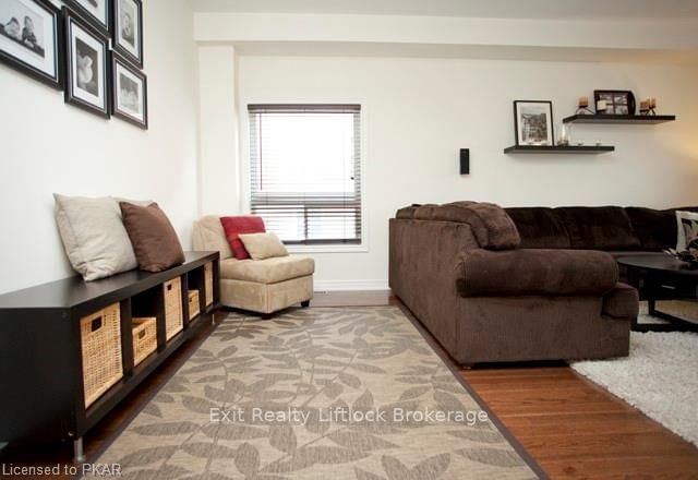 Listing Image 11