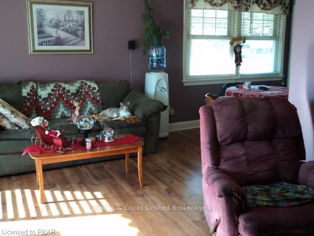 Listing Image 5