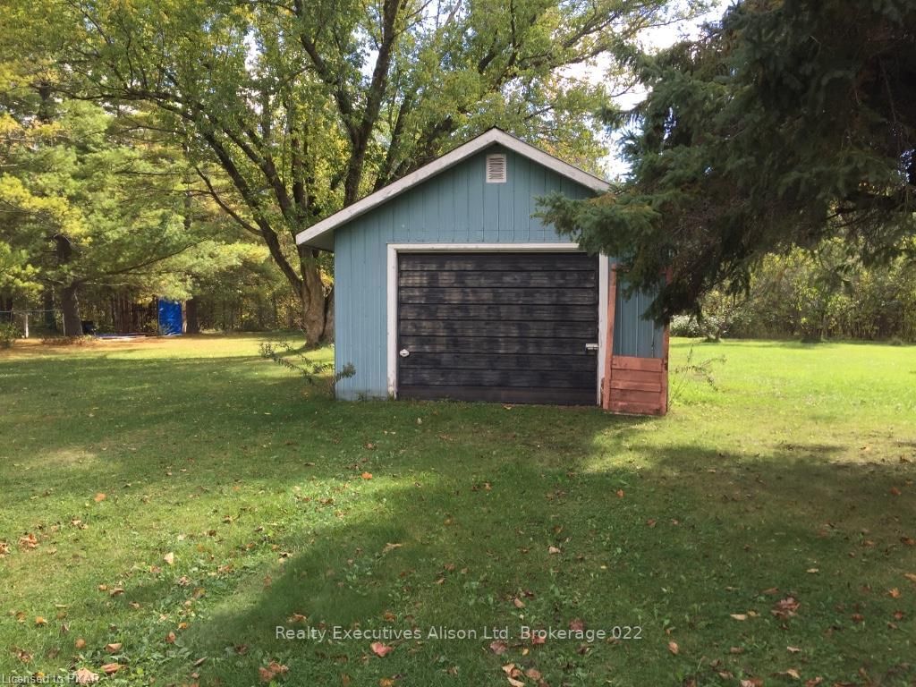 Listing photo 5