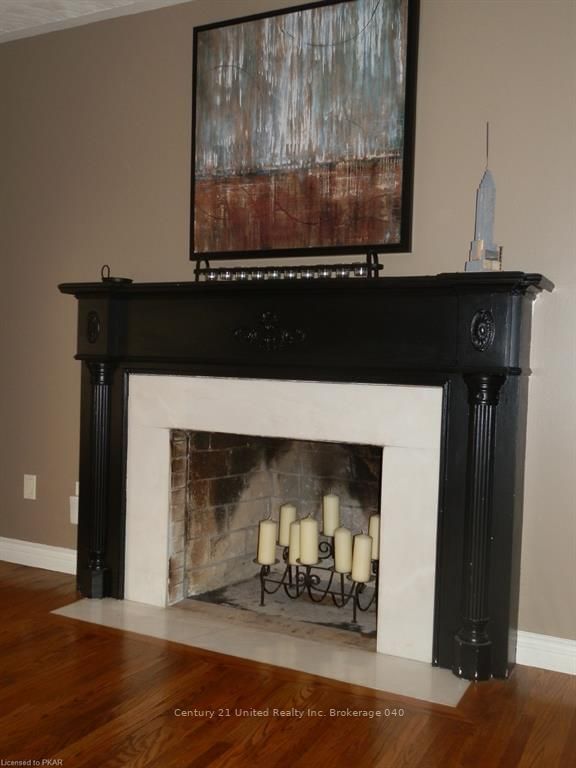 Listing Image 8
