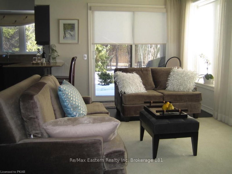 105 - 869 Clonsilla Ave, Peterborough, K9J 0B7 | Image 3