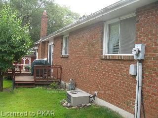 909 Whitefield Dr, Peterborough, K9J 7W1 | Image 2