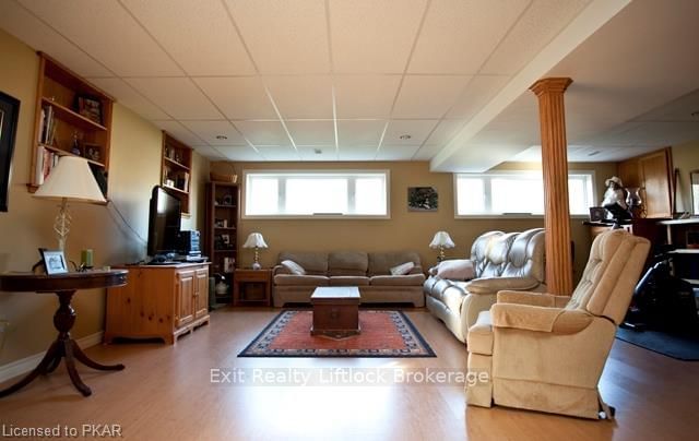Listing Image 5
