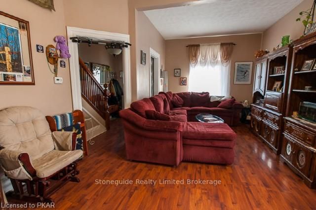 Listing Image 3