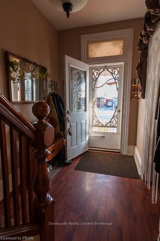Listing Image 9
