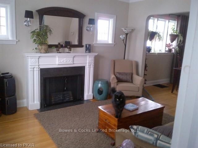 Listing Image 7