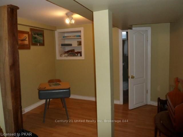 Listing Image 16