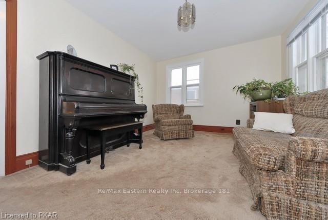 Listing Image 10