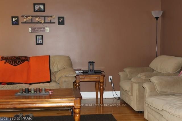 Listing Image 8