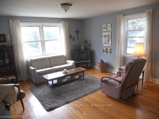 Listing Image 3