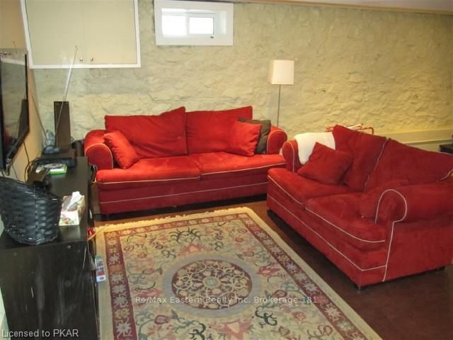 Listing Image 7