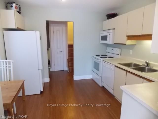 488 Crystal Dr, Peterborough, K9J 8G8 | Image 2