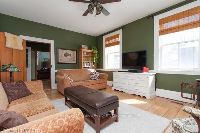 Listing Image 7