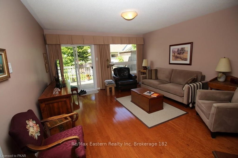 6 - 909 Wentworth St, Peterborough, K9J 8R7 | Image 2