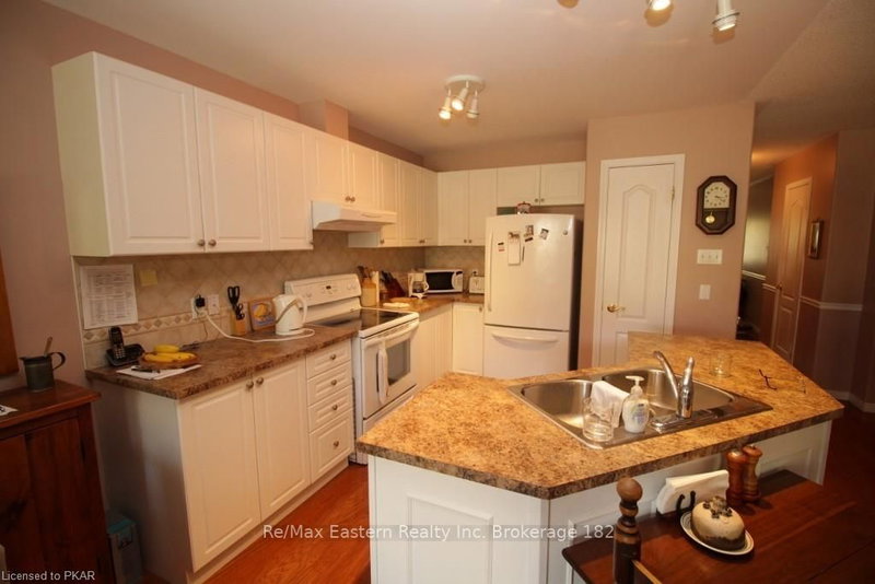 6 - 909 Wentworth St, Peterborough, K9J 8R7 | Image 3