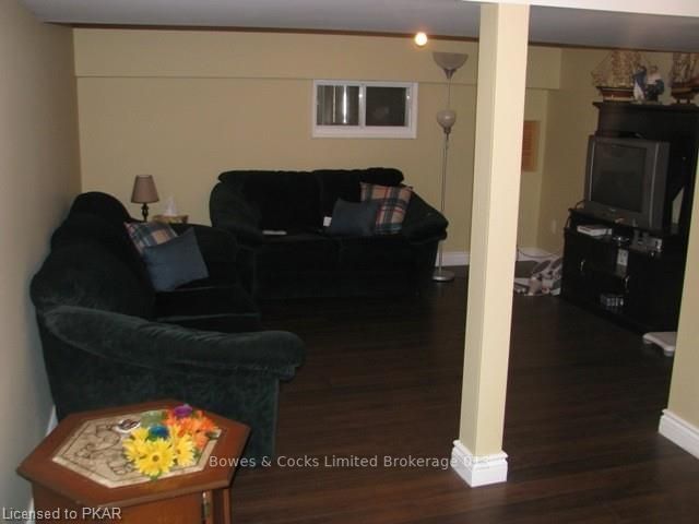 Listing Image 6