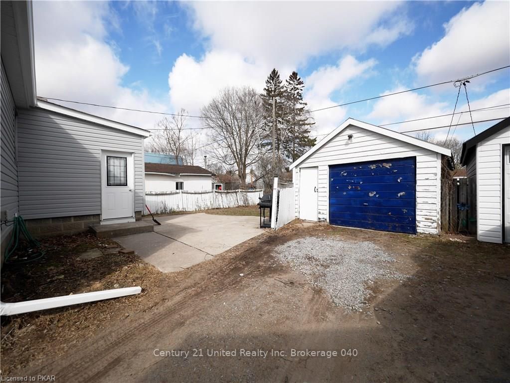 Listing Image 3