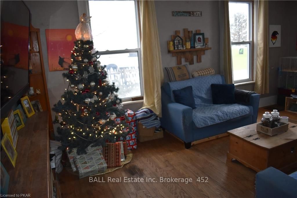 Listing Image 7