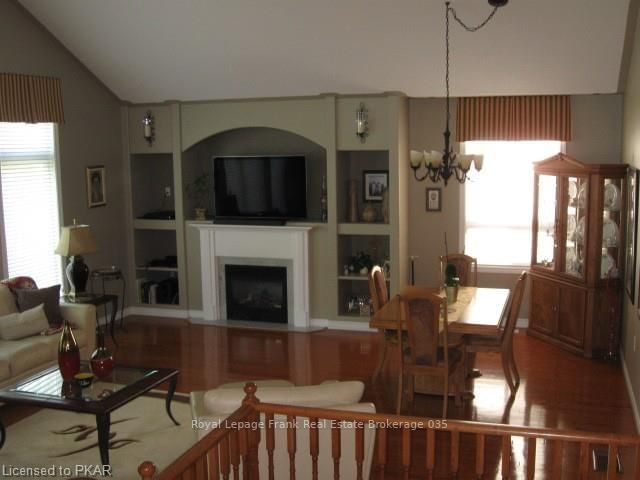 743 Fortye Dr, Peterborough, K9K 2G4 | Image 2