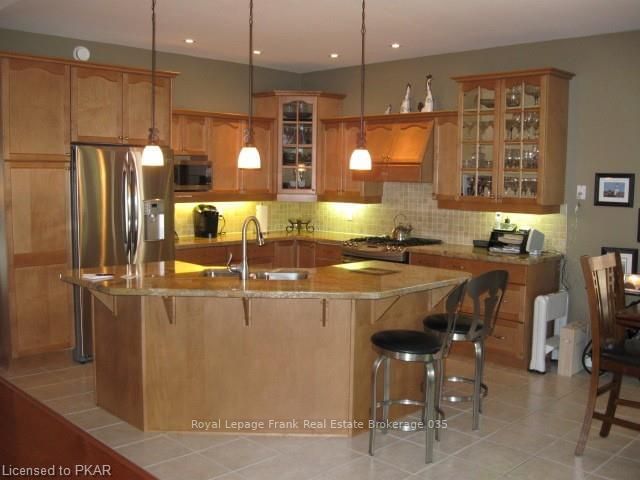 743 Fortye Dr, Peterborough, K9K 2G4 | Image 3