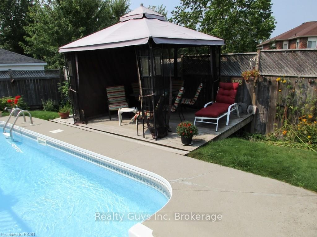 Listing Image 7