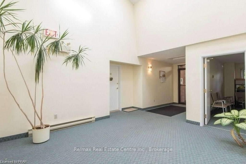 32 - 36 Champlain Cres, Peterborough, K9L 1T1 | Image 2