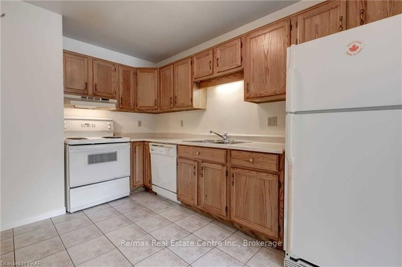 32 - 36 Champlain Cres, Peterborough, K9L 1T1 | Image 3