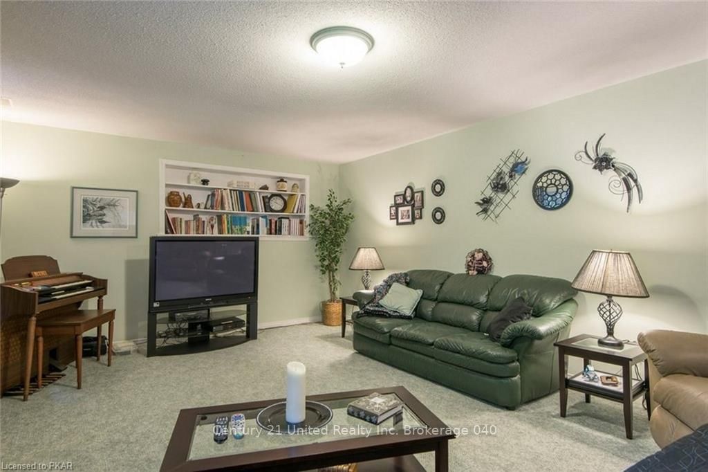 Listing Image 22