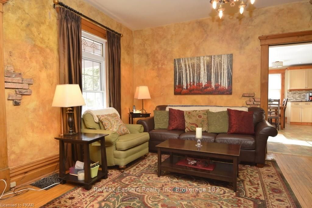 Listing Image 12
