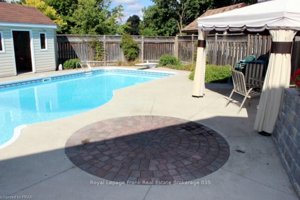 Listing Image 7
