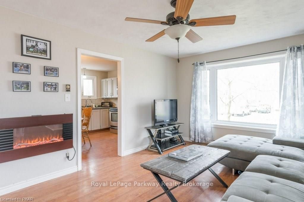 Listing Image 7