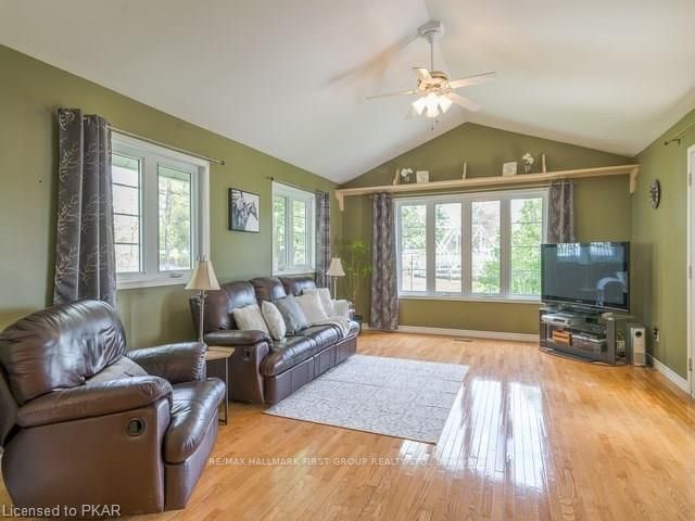Listing Image 5