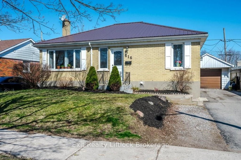 616 Crawford Dr, Peterborough, K9J 3W7 | Image 2