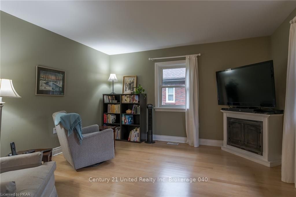 Listing Image 16