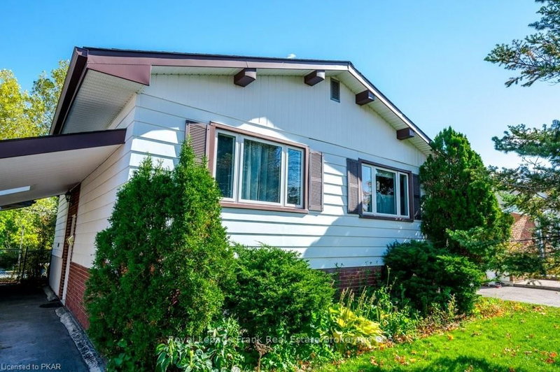 1897 Stewartcroft Cres, Peterborough, K9K 1G7 | Image 3