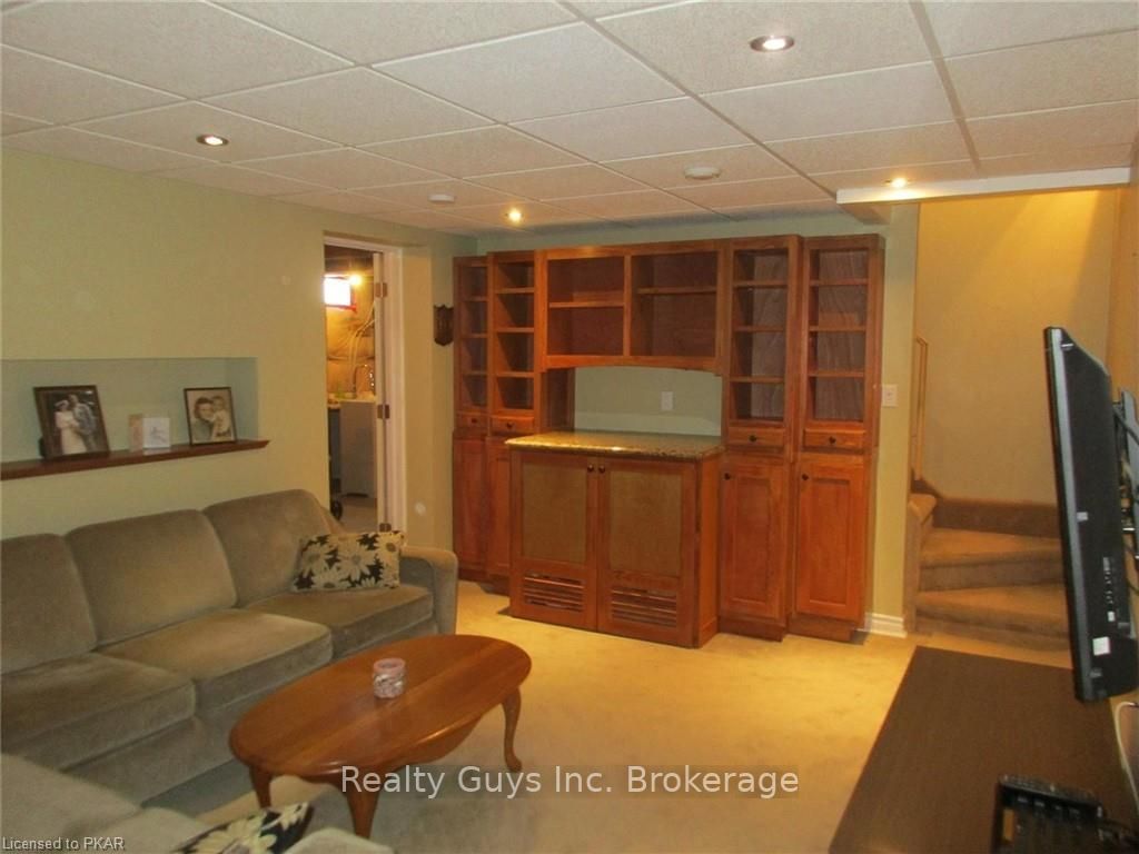 Listing Image 32