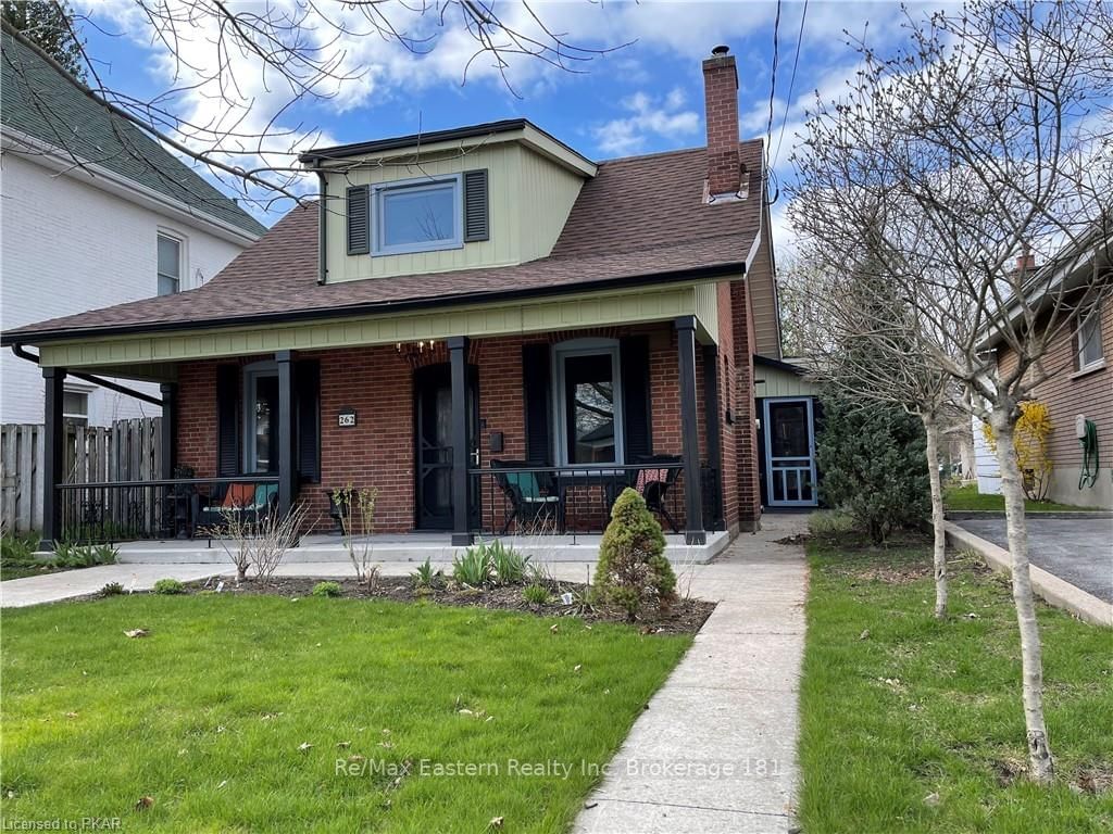 Listing photo 2