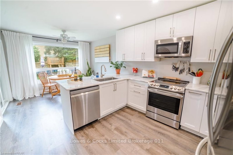 537 Wilfred Dr, Peterborough, K9K 2H1 | Image 2